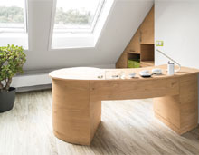 individuell gefertigter massiver Schreibtisch mit Echtholzfurnier